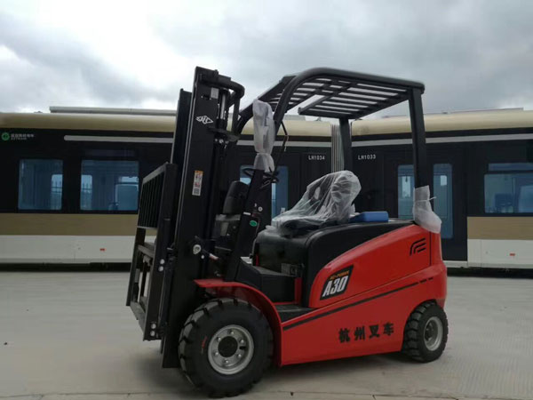 電動叉車磨合期——新購買的電動叉車使用注意事項(xiàng)