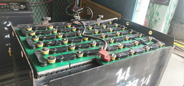 【干貨】電動叉車鋰電池怎么存放？